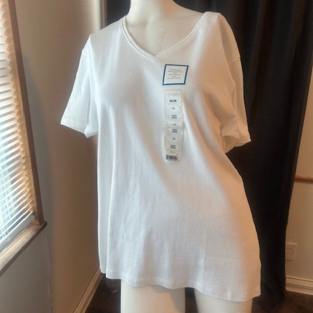 CC Hughes White V-neck short sleeve t-shirt, size XXL